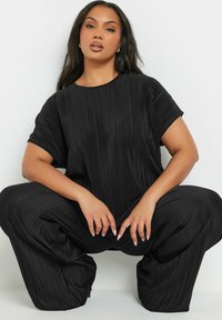 Yours Clothing SHORT SLEEVE PLISSE - Pusero - black