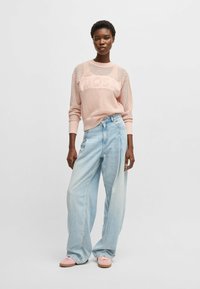 BOSS BRENTA TENN - Matalavartiset tennarit - light pink five