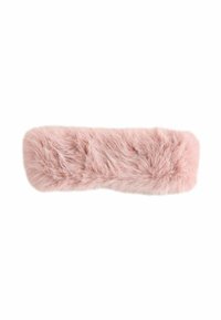 Bandă de cap din blană sintetică în roz moale. Form�ă rectangulară cu textură pufoasă și margini rotunjite. Potrivită pentru purtarea în timpul iernii și oferă căldură.