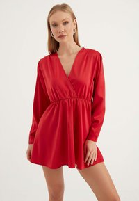 Unausgewählt, red