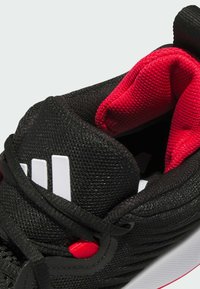 adidas Performance INITIATION - Scarpe da basket - core black   cloud white   pure ruby