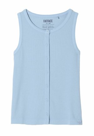 Lyseblå ærmeløs ribstrikket cardigan med knapper foran, rund halsudskæring, syv knapper foran og en lille logopatch ved kanten.