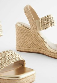 Next FOREVER COMFORT SQUARE TOE WEAVE - REGULAR FIT - Espadrilles - gold