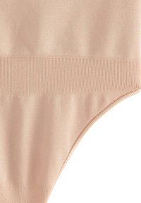Body rosa chiaro realizzato in tessuto morbido, con dettagli a coste lungo i bordi e una texture del corpo liscia.