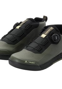 Baskets avec un design noir et olive, fabriquées en matériau synthétique texturé, dotées d'un système de laçage Boa et d'un embout renforcé.