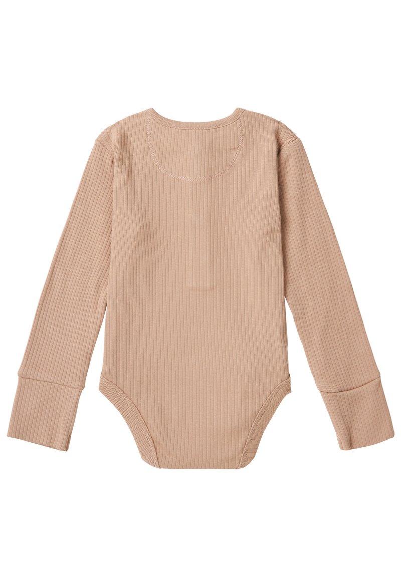 Gestreiftes, beige Langarm-Baby-Body mit Rundhalsausschnitt und verlängerten Bündchen, flach ausgelegt und mit der Rückseite nach oben.