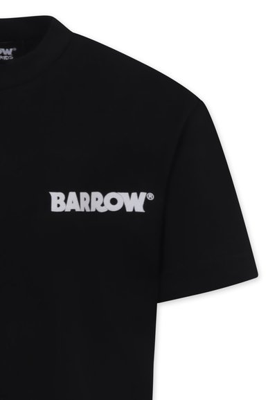 Czarny t-shirt wykonany z bawełny, z białym logo "BARROW" na piersi, okrągłym kołnierzykiem i krótkimi rękawami.