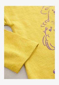 Non sélectionné, yellow