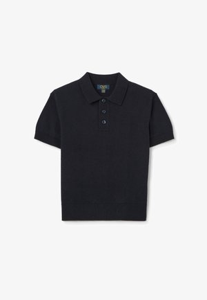 Marineblaues Polohemd mit kurzen Ärmeln aus weichem Strickstoff, mit klassischem Kragen, drei Knopfleiste und gerippten Bündchen und Saum.