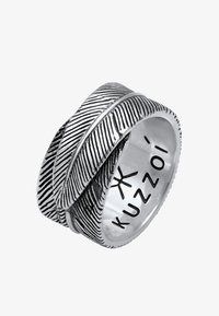 Neizvēlēts, silver-coloured