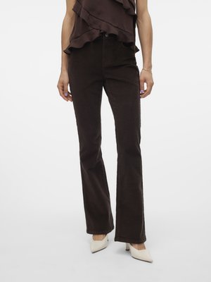 Vero Moda VMFLASH FLARED PANTS - Auduma bikses - chocolate torte