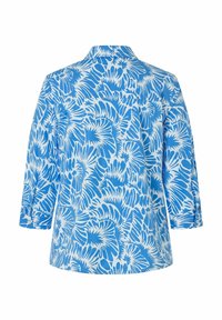 Bloes met bloemenprint in een blauw-witte patroon, met kraagontwerp en driekwartmouwen, gemaakt van lichtgewicht stof.