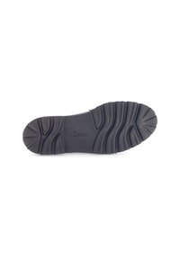 Zwarte rubberen schoenzool met gestructureerde groeven, met een prominente kromming en dikke ribbels voor grip, met een geperst logo met de tekst "Gabor."