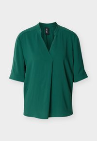 Blouse verte à col en V avec manches courtes, en tissu lisse. Dotée d'une coupe décontractée et d'un pli avant pour plus de détails.