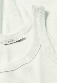 hessnatur SLIM - Top - naturweiss