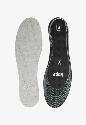 Pár dierkovaných vložiek do topánok, jedna sivá a jedna čierna, s označením veľkosti a ikonou nožníc na prispôsobenie veľkosti.