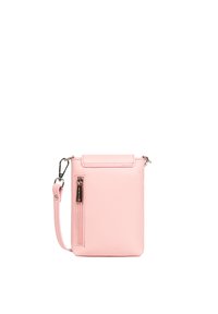 Sac bandoulière synthétique rose avec une surface texturée, rabat supérieur avec une fermeture éclair et une poche zip externe. Doté d'une bandoulière ajustable.