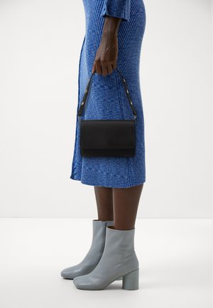 Vero Moda VMPEYTON SHOULDER BAG - Kézitáska - black