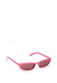 Růžové sluneční brýle s elegantním, úzkým designem a tmavými zrcadlovými skly. Rám je zdobený hvězdicovými akcenty, vyrobenými z hladkého plastu.