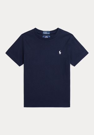 Camiseta de algodón azul marino con cuello redondo, mangas cortas y un pequeño logo de polo blanco en el lado izquierdo del pecho. Diseño liso, textura suave.