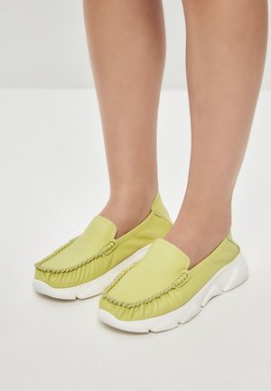 Loafers - green