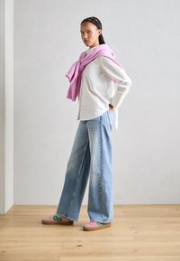 Pavement KOHIA - Sportcipő - bubblegum pink combo