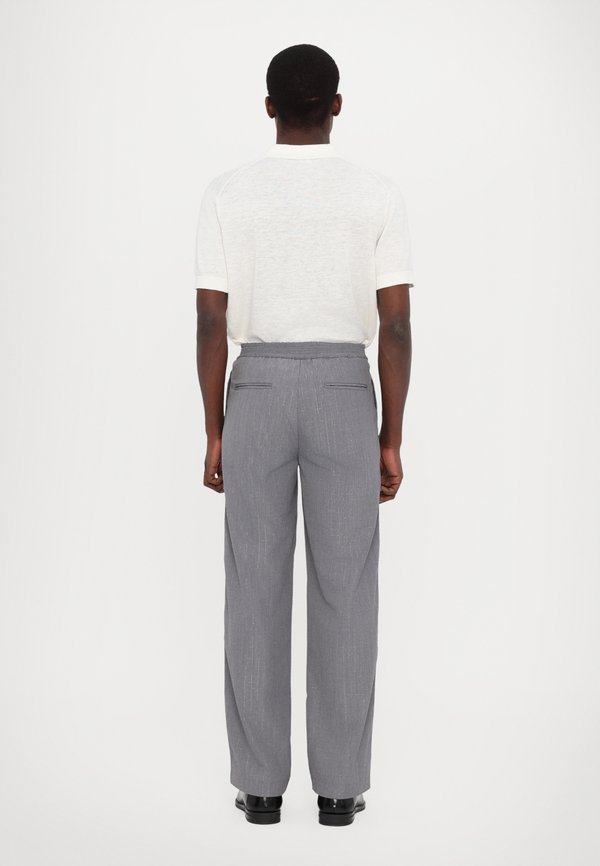 LOOSE FIT PANT UNISEX - Trousers4