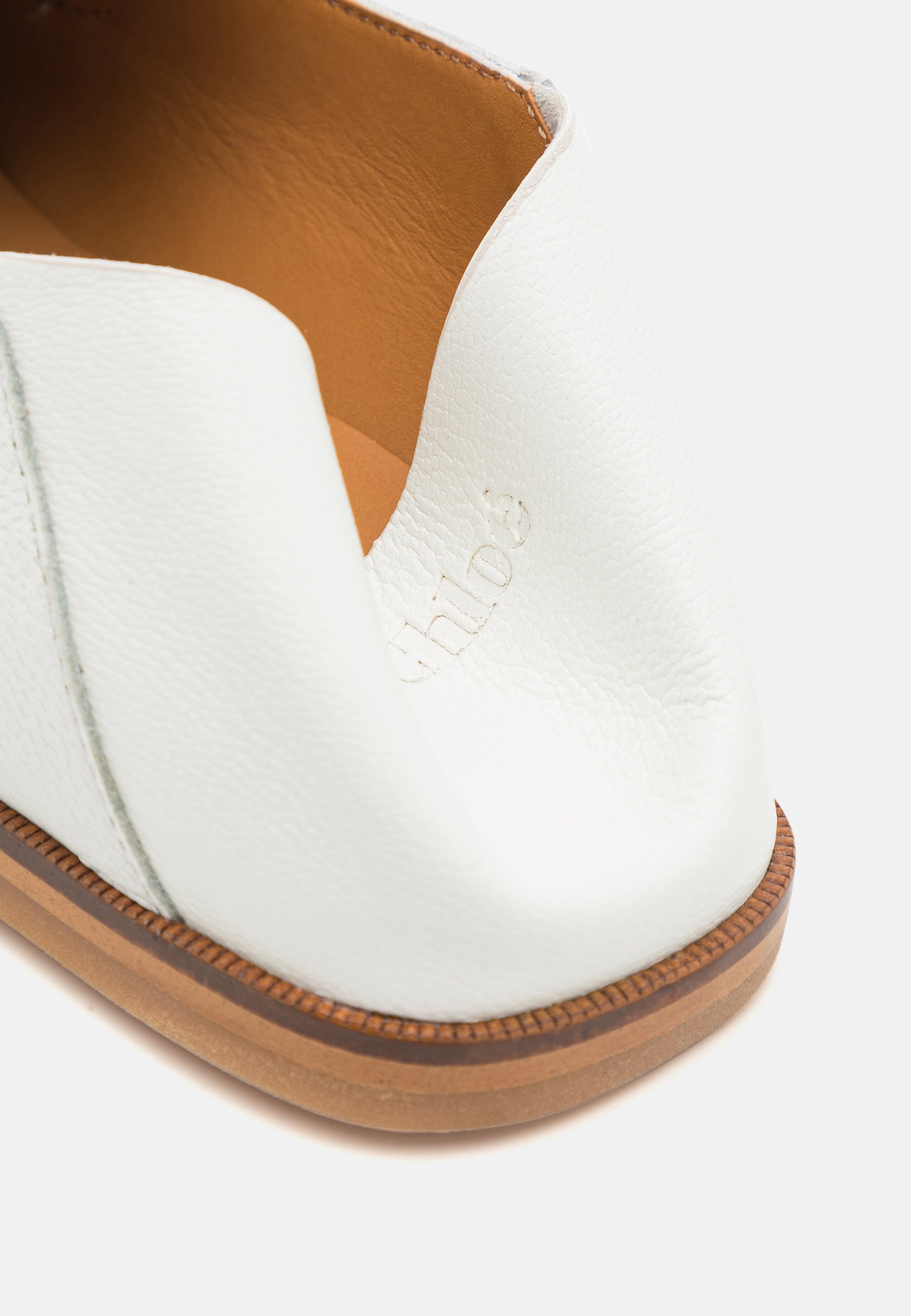 【関税込み】See by Chloe ホワイト Monyca ローファー White Monyca Loafers by See by Chloé on Sale