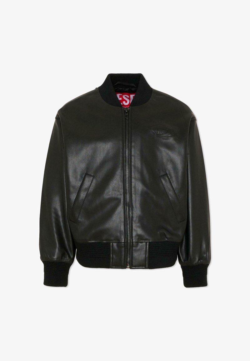 Veste bomber en cuir noir avec poignets et col côtelés, fermeture éclair à l'avant, poches latérales et logo embossé sur la poitrine.