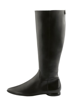 Schwarze kniehohe Stiefel aus glattem Leder, mit spitz zulaufender Zehenpartie und einem minimalistischen Design, das einen kleinen Absatz und keine sichtbaren Beschläge aufweist.