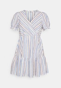 Robe portefeuille rayée en bleu clair, blanc et lavande. Manches courtes bouffantes, taille cintrée et ourlet à volants à étages. Tissu texturé.