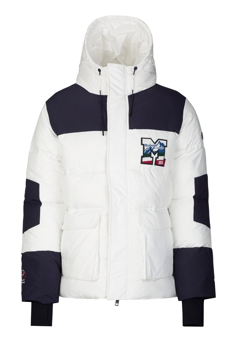 Pufferjacke in Weiß und Marineblau mit hohem Kragen, mehreren Taschen und einem großen gestickten Logo auf der Brust. Verfügt über einen strukturierten Stoff.