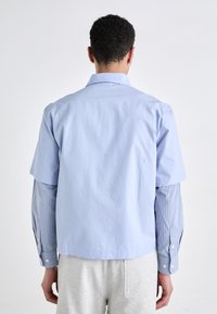 Thumbnail Image 4