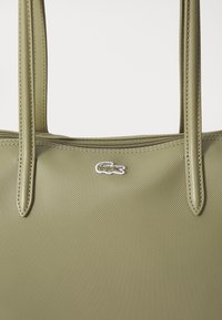 Lacoste CONCEPT - Shoppingväska - kaki