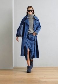 UGG CLASSIC MINI II - Talvisaappaat - eve blue