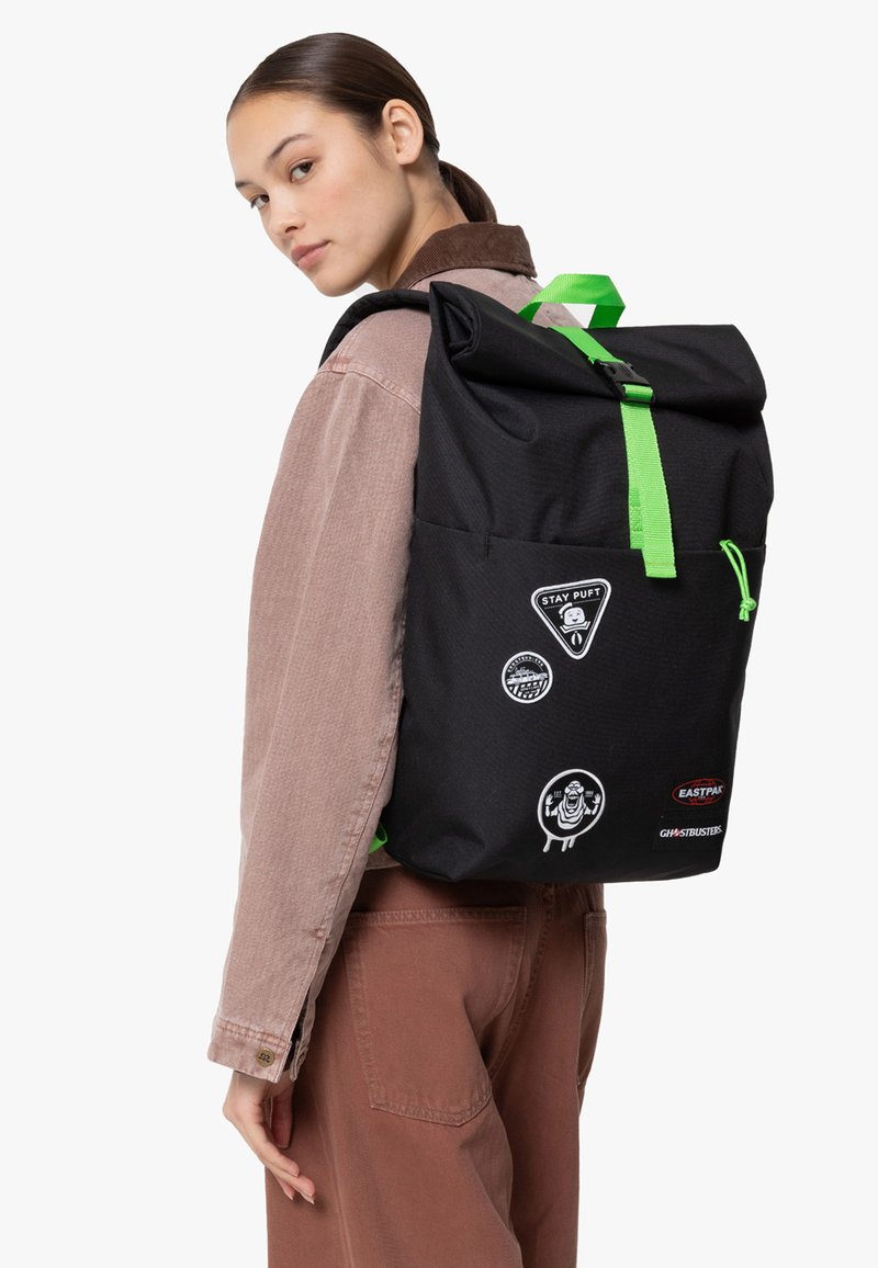 Eastpak UP ROLL - Rugzak - gb patches
