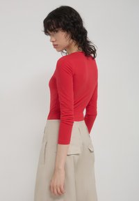 Calliope À COL EN V - Maglietta a manica lunga - rouge