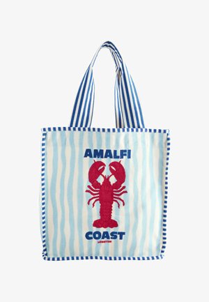 Sinine ja valge triibuline kandekott siniste sangadega, mille esiküljel on punane homaar ja kiri "AMALFI COAST LOBSTER".