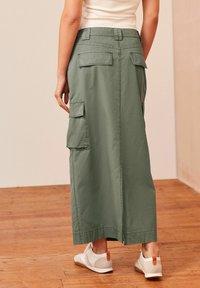 Next REGULAR FIT - Maxinederdele - khaki green