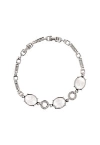 Hopeaketju, jossa on soikeita ja pyöreitä kirkkaista jalokivistä koostuvia osia, joiden välissä on teksturoituja linkkejä ja kiinnityssolki.