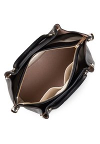 Zwarte leren handtas met een ritssluitingen bovenkant, voorzien van een ruime binnenkant, tan voering en gescheiden compartimenten voor organisatie.