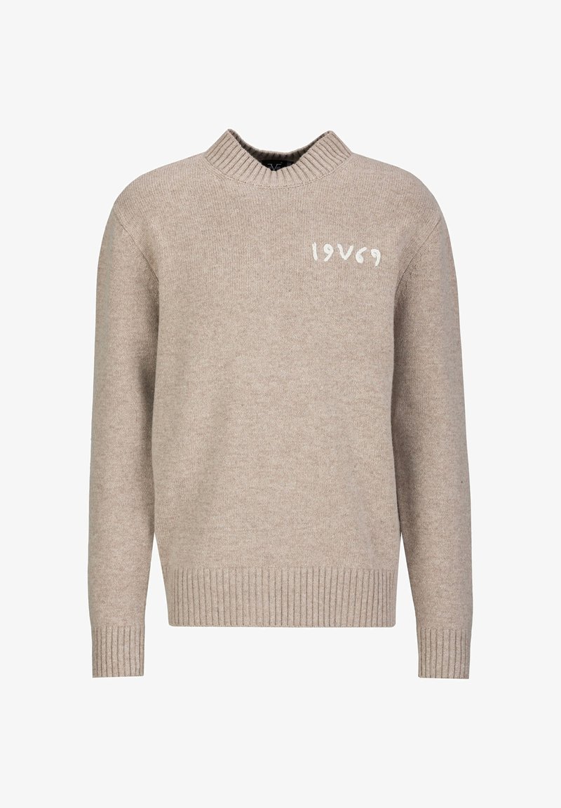 Beiger Pullover mit geripptem Saum und Bündchen. Verfügt über einen hohen Kragen und "19V69" in Weiß auf der Vorderseite gestickt. Weiche Strickstruktur.