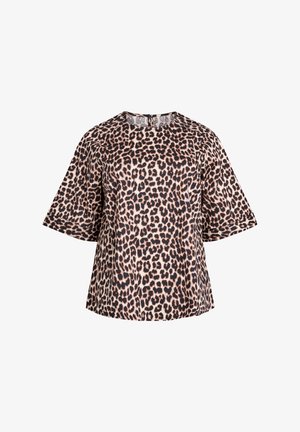 Kra short-sleeve blūze ar leoparda rakstu, apaļu kakla izgriezumu un brīvu piegriezumu uz balta fona.