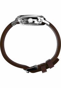 Orologio cronografo con cassa in acciaio inossidabile lucido argenteo, cinturino in pelle marrone e tre pulsanti sul lato. Presenta una finitura strutturata.