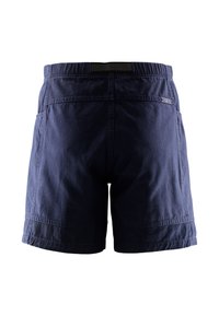 Marineblauwe casual shorts met een elastische tailleband, patchzakken aan de zijkanten en een klein merklabel aan de bovenste rechter achterkant.