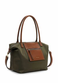 Borsa tote verde oliva con dettagli in pelle marrone; include tasca frontale con zip, manici doppi e tracolla regolabile.