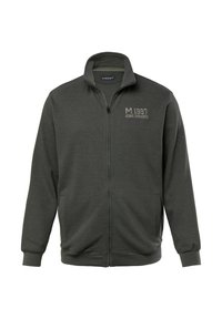 Sudadera con cierre en gris oscuro, con cuello alto, textura de canalé, bolsillos laterales y texto bordado que dice "M 1997 ICONIC GARMENTS" en el pecho.