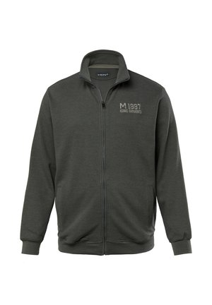 Dunkelgrauer Zip-Hoodie mit hohem Kragen, gerippter Textur, Seitentaschen und gesticktem Text "M 1997 ICONIC GARMENTS" auf der Brust.