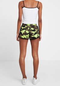 Urban Classics Träningsbyxor - olive