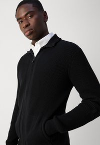 INDICODE JEANS Cardigan - black